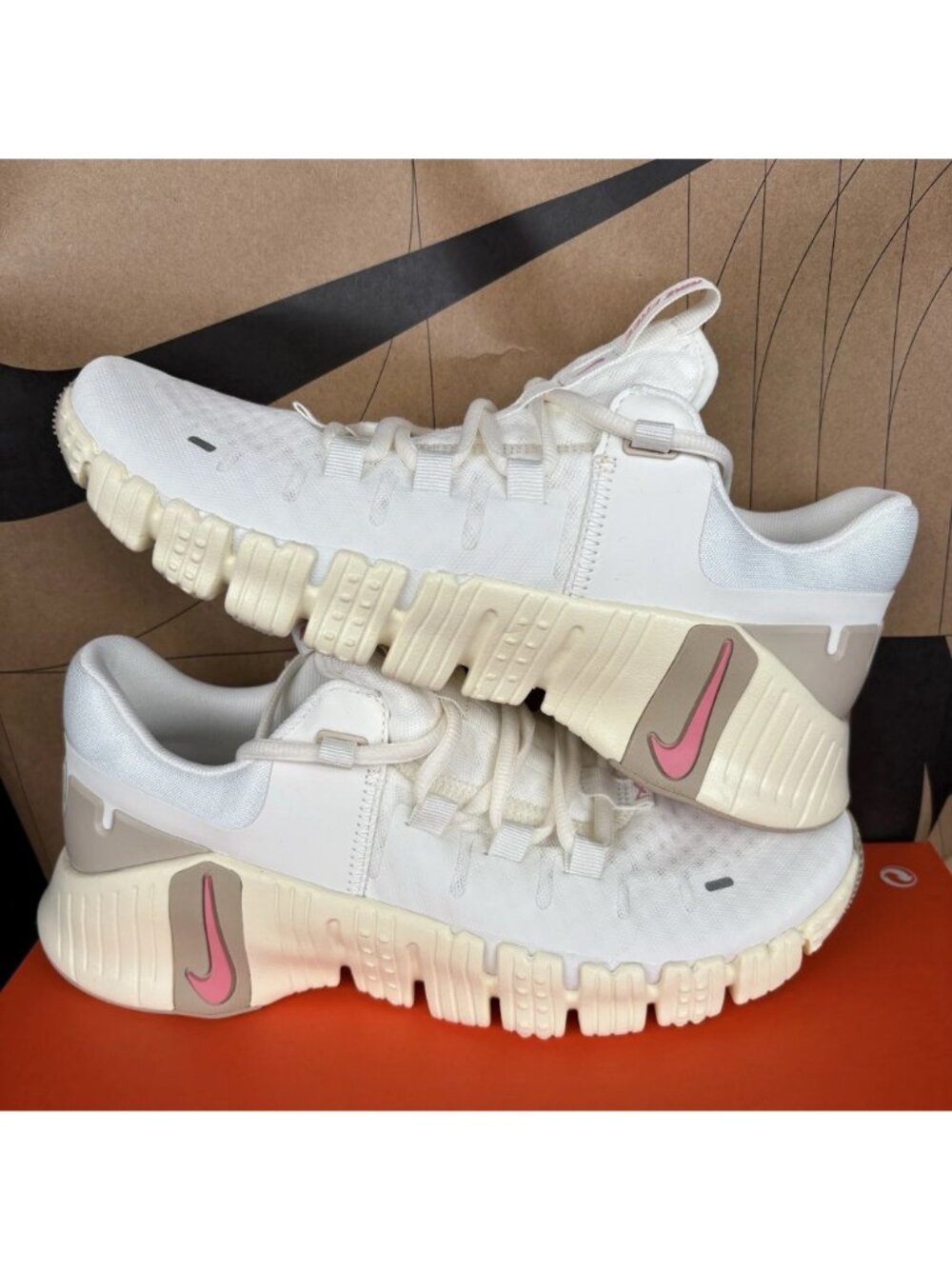 NEW Nike Free Metcon 5 Sail Sanddrift' DV3950-100 Women's Size 7.5 - Picture 2 of 7